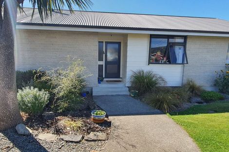 Photo of property in 2 Andrew Street, Waimate, 7924