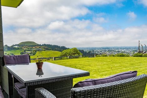 Photo of property in 254 Puketapu Road, Taradale, Napier, 4183