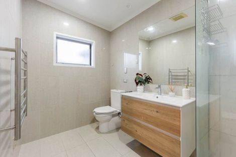 Photo of property in 124 Kyle Road, Greenhithe, Auckland, 0632