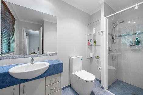 Photo of property in 59a Lonely Road, Fairview Heights, Auckland, 0632