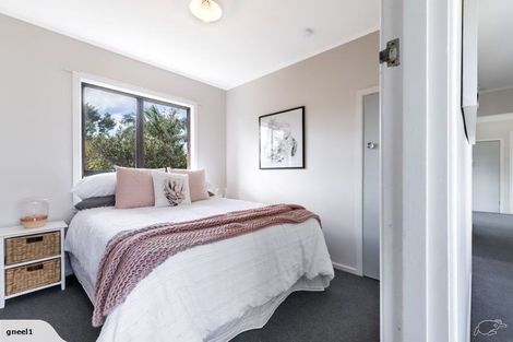 Photo of property in 12 Godley Road, Green Bay, Auckland, 0604