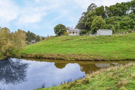 Photo of property in 100 Halcombe Road, Feilding, 4775