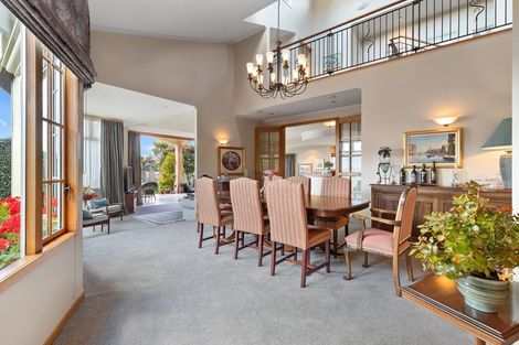 Photo of property in 64 Lake Crescent, Hamilton Lake, Hamilton, 3204