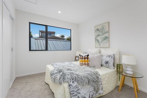 Photo of property in 10/6 Woodhouse Place, West Harbour, Auckland, 0618