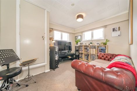 Photo of property in 10 Whitley Avenue, Ebdentown, Upper Hutt, 5018