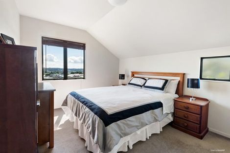 Photo of property in 4/64 Schnapper Rock Road, Schnapper Rock, Auckland, 0632