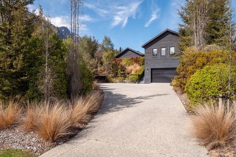 Photo of property in 27 Pendeen Crescent, Jacks Point, Queenstown, 9371