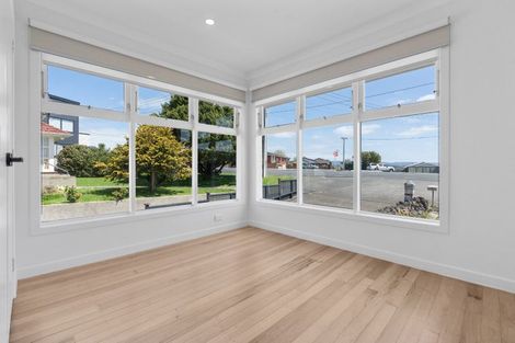Photo of property in 514a Blockhouse Bay Road, Blockhouse Bay, Auckland, 0600