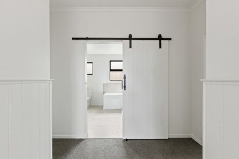 Photo of property in 30 Waiwaka Terrace, Strandon, New Plymouth, 4312