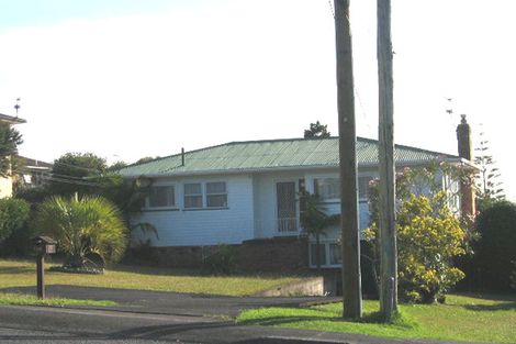 Photo of property in 186 Chivalry Road, Glenfield, Auckland, 0629