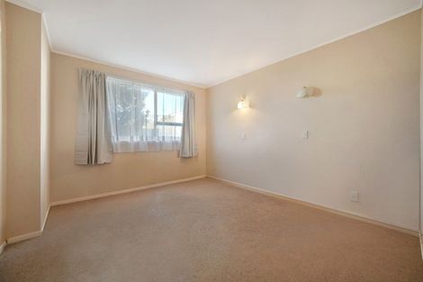 Photo of property in 2/13 Northall Road, New Lynn, Auckland, 0600