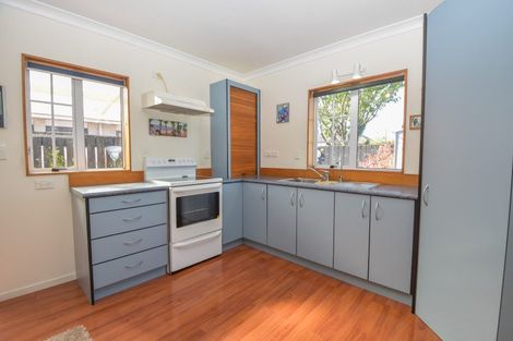 Photo of property in 72 Pembroke Street, Carterton, 5713
