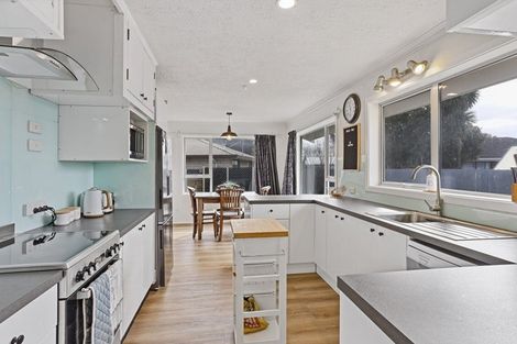 Photo of property in 8 Gibbs Drive, Woodend, 7610