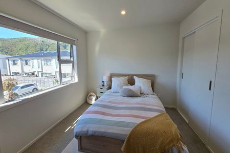 Photo of property in 5 Mcgrath Way, Taita, Lower Hutt, 5011