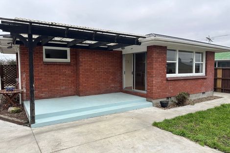 Photo of property in 90 Frensham Crescent, Woolston, Christchurch, 8062