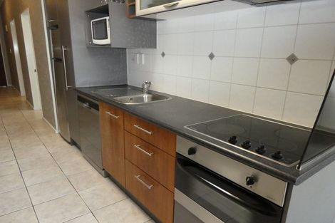 Photo of property in Atrium Towers, 9f/154 The Terrace, Wellington Central, Wellington, 6011