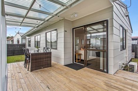Photo of property in 1/13 Maplesden Drive, Clendon Park, Auckland, 2103