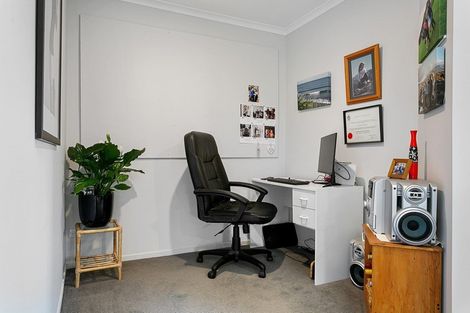 Photo of property in 8 Twin Willow Close, Cambridge, 3434