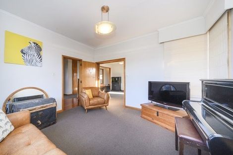 Photo of property in 6 Innes Place, Roslyn, Palmerston North, 4414