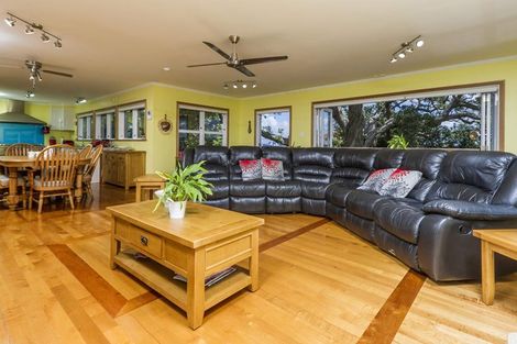 Photo of property in 24 Howard Road, Northcote, Auckland, 0627