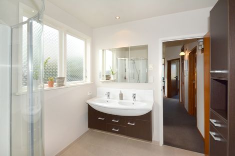 Photo of property in 120 Hargest Crescent, Saint Clair, Dunedin, 9012