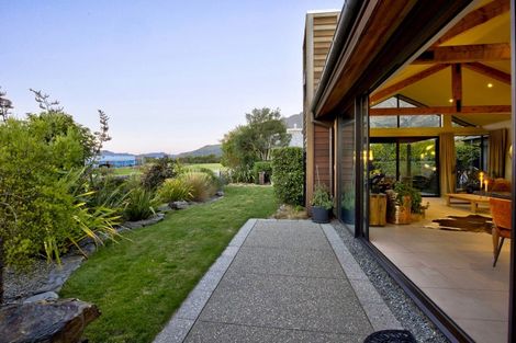 Photo of property in 20 Rannoch Drive, Jacks Point, Queenstown, 9371