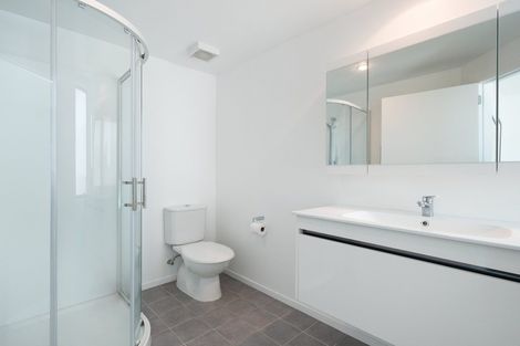 Photo of property in 2/135 Marine Parade, Mount Maunganui, 3116