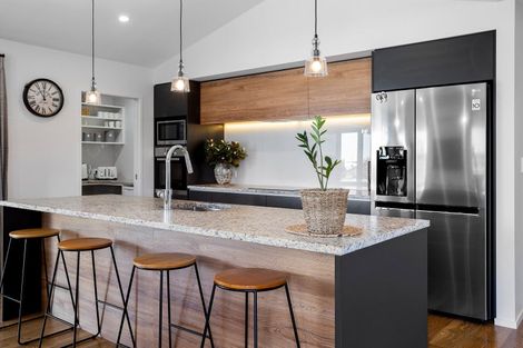 Photo of property in 20 Topping Place, Whitianga, 3510