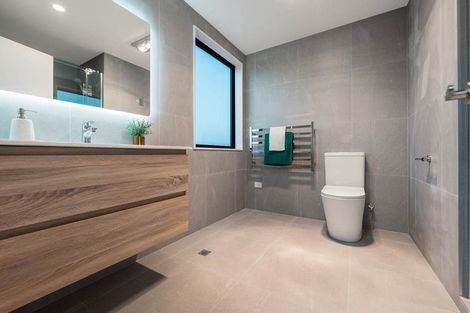 Photo of property in 4202e Great North Road, Glendene, Auckland, 0602