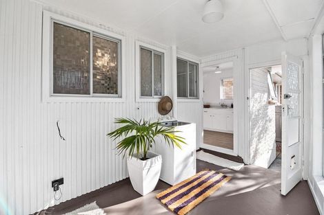 Photo of property in 109 Govett Avenue, Frankleigh Park, New Plymouth, 4310