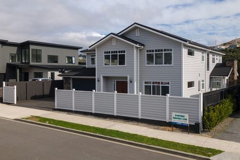 Photo of property in 28 Farnworth Terrace, Churton Park, Wellington, 6037
