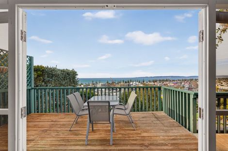 Photo of property in 42 Cameron Road, Bluff Hill, Napier, 4110