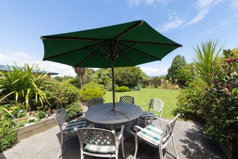 Photo of property in 57 Waicola Drive, Fitzherbert, Palmerston North, 4471