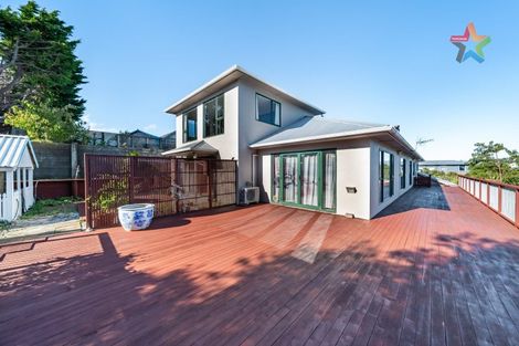 Photo of property in 285 Maungaraki Road, Maungaraki, Lower Hutt, 5010