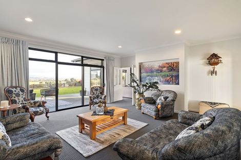 Photo of property in 58 Rodeo Drive, Kelvin Grove, Palmerston North, 4414