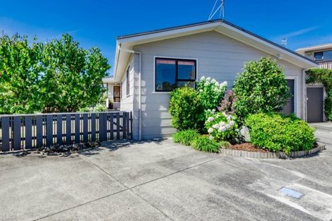 Photo of property in 21 Nugget Grove, Raumati Beach, Paraparaumu, 5032