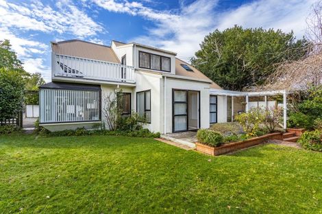 Photo of property in 4 Sutherland Avenue, Silverstream, Upper Hutt, 5019