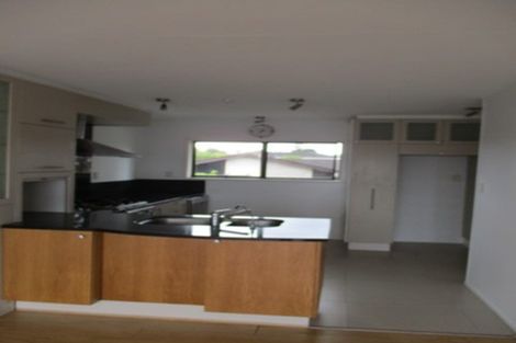 Photo of property in 2/14a Kurnell Drive, Botany Downs, Auckland, 2010