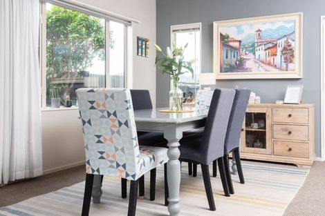 Photo of property in 15 Somerville Crescent, Aidanfield, Christchurch, 8025