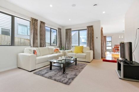 Photo of property in 38a Mark Edward Drive, Half Moon Bay, Auckland, 2012