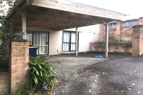 Photo of property in 1/30 Chislehurst Street, Henderson, Auckland, 0612