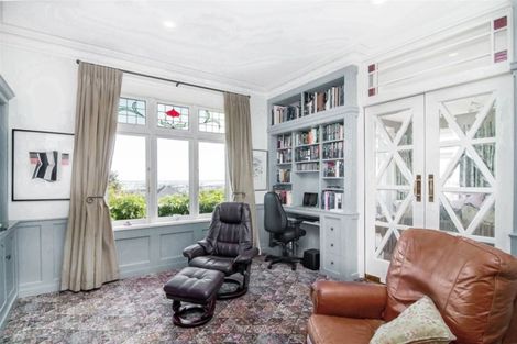 Photo of property in 85 Dyers Pass Road, Cashmere, Christchurch, 8022