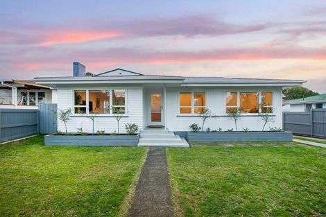 Photo of property in 16 Esmeralda Avenue, Avondale, Auckland, 1026