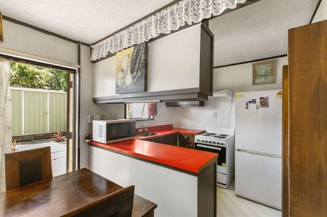 Photo of property in 2/104 Pakuranga Road, Pakuranga, Auckland, 2010