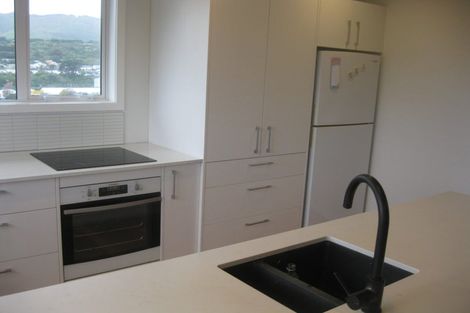 Photo of property in 17 Mascot Street, Tawa, Wellington, 5028