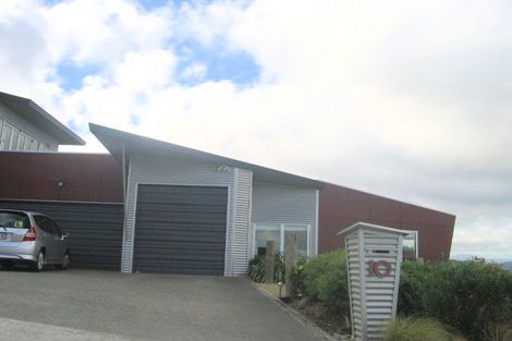 Photo of property in 10 Arahiwi Grove, Tirohanga, Lower Hutt, 5010