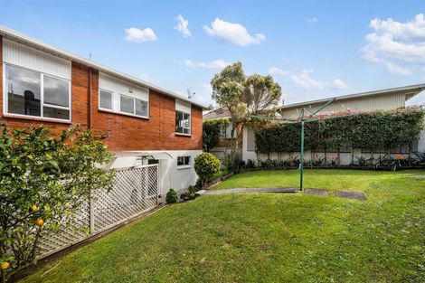 Photo of property in 1/1 Kaihu Street, Northcote, Auckland, 0627