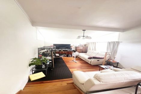 Photo of property in 63 Peach Road, Glenfield, Auckland, 0629