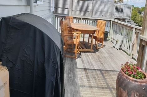 Photo of property in 2/103 Arran Road, Browns Bay, Auckland, 0630