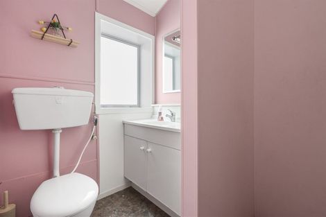 Photo of property in 1 Elm Street, Waiuku, 2123